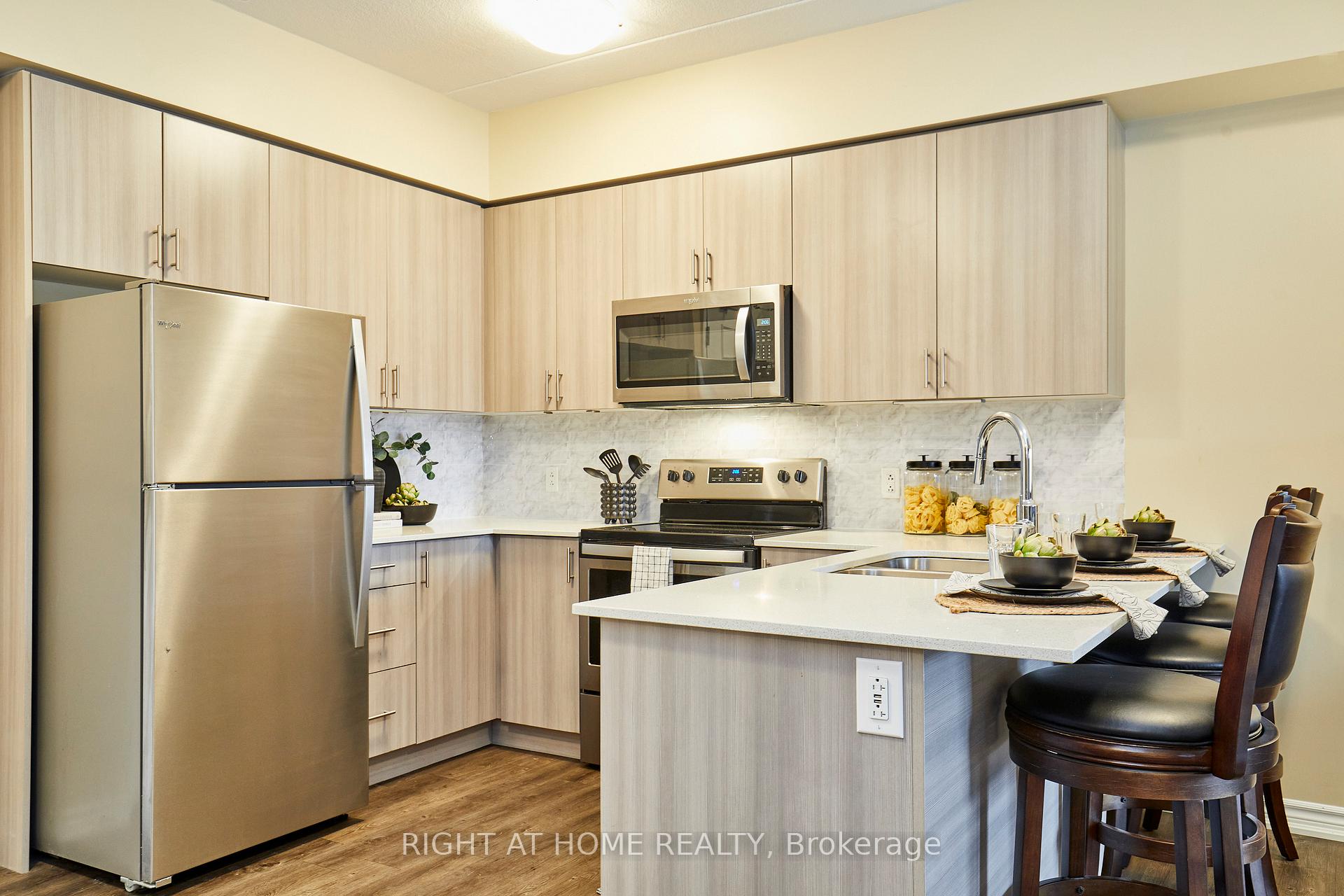 Photo 33 of Unit 201, 290 Liberty Street N, Clarington, Bowmanville — HOMEH