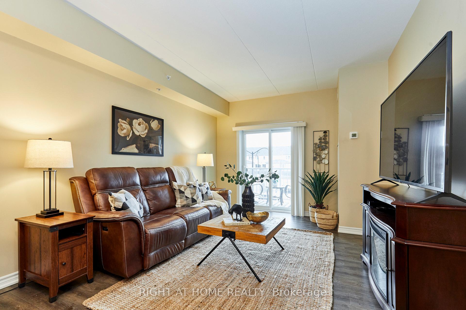 Photo 9 of Unit 201, 290 Liberty Street N, Clarington, Bowmanville — HOMEH