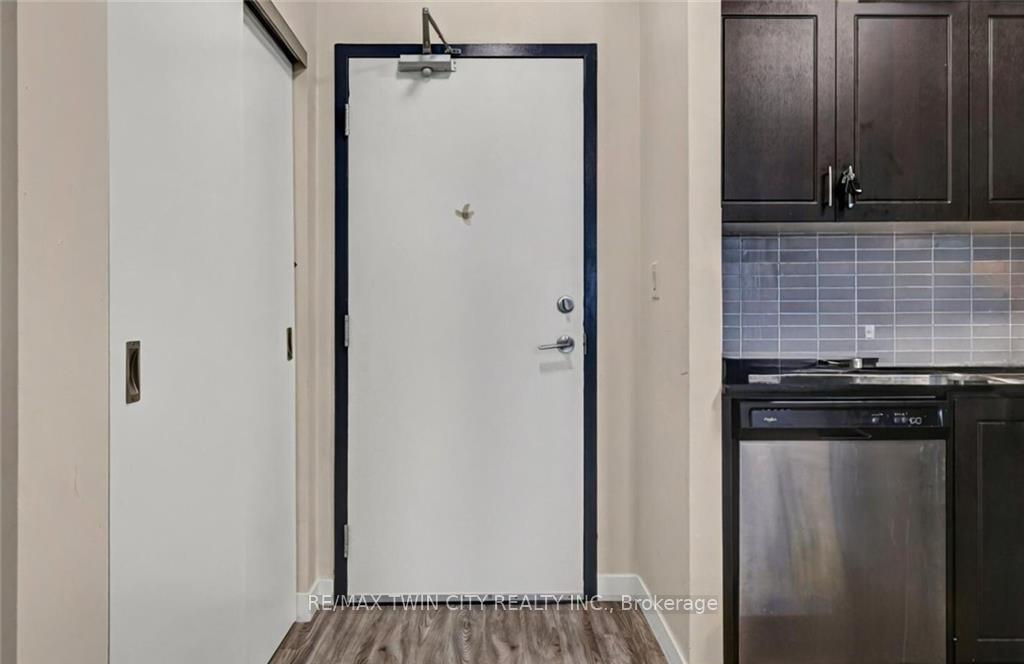 Photo 6 of Unit 807, 128 King Street, Waterloo, Downtown Waterloo — HOMEH