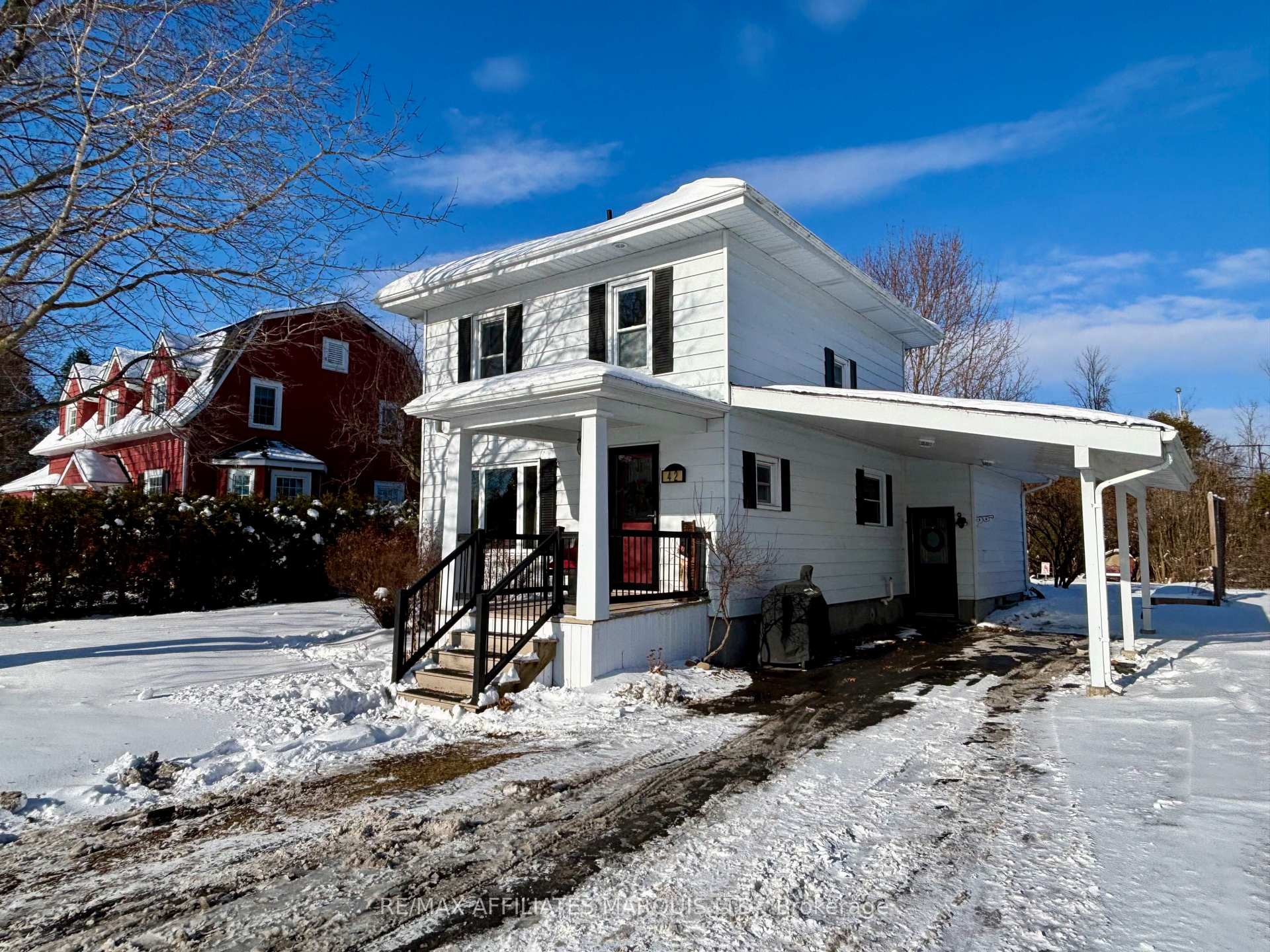 Front of 42 Saunders Avenue