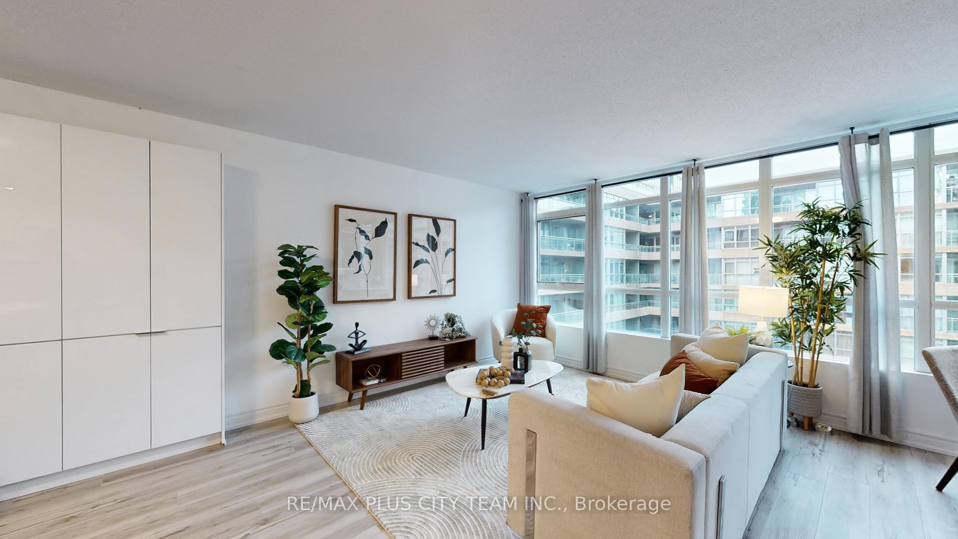 Photo 4 of Unit 830, 10 Capreol Court, Toronto, Waterfront Communities — HOMEH