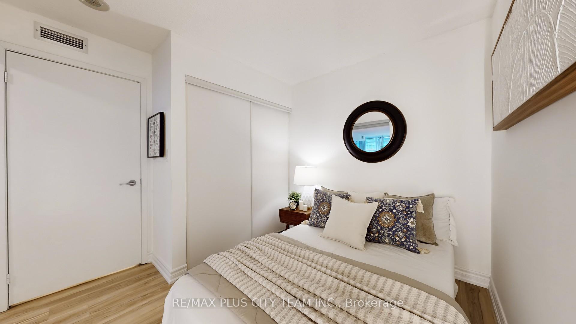 Photo 18 of Unit 830, 10 Capreol Court, Toronto, Waterfront Communities — HOMEH