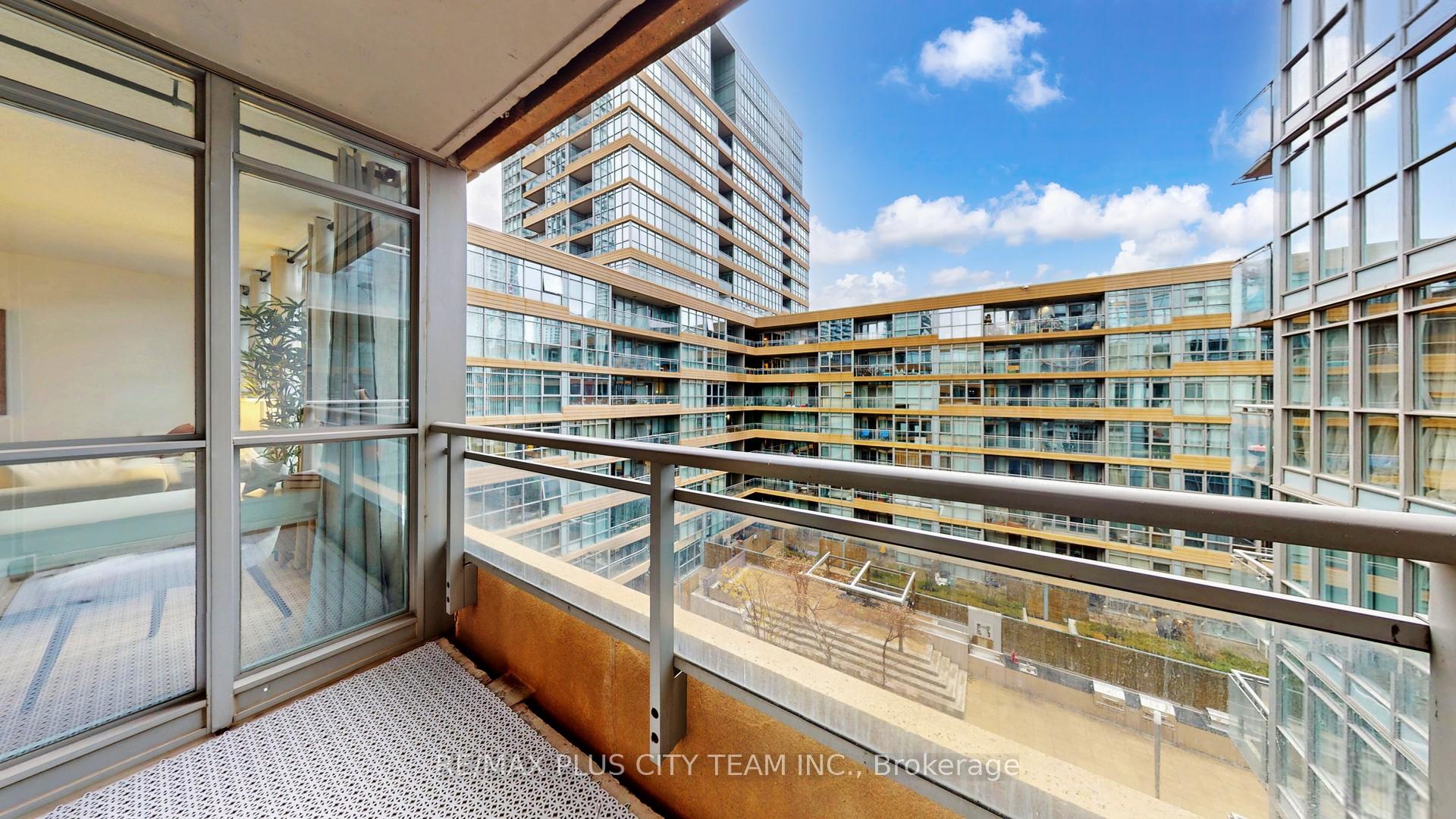 Photo 19 of Unit 830, 10 Capreol Court, Toronto, Waterfront Communities — HOMEH