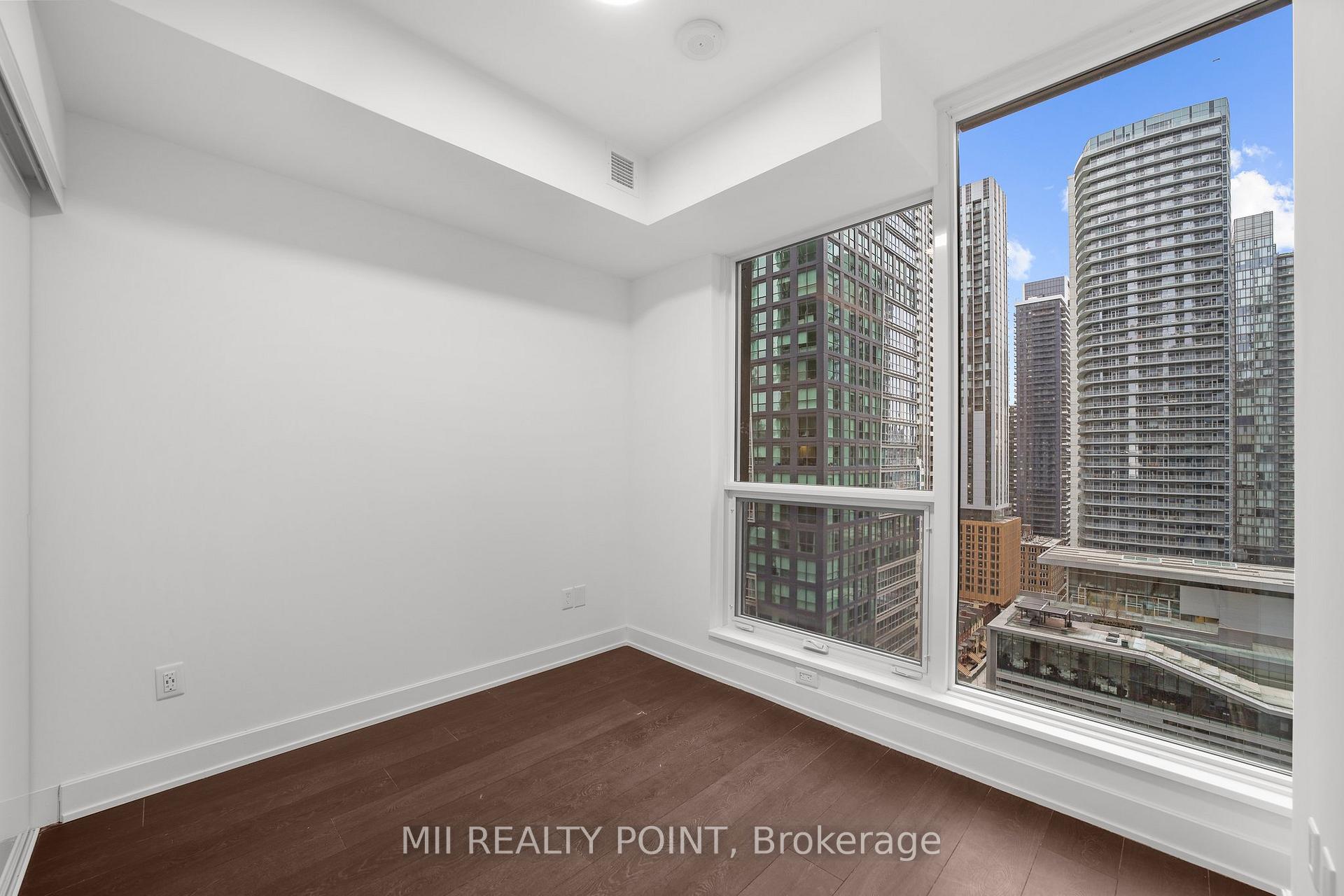 Photo 3 of Unit 1705, 15 Mercer Street, Toronto, Waterfront Communities — HOMEH