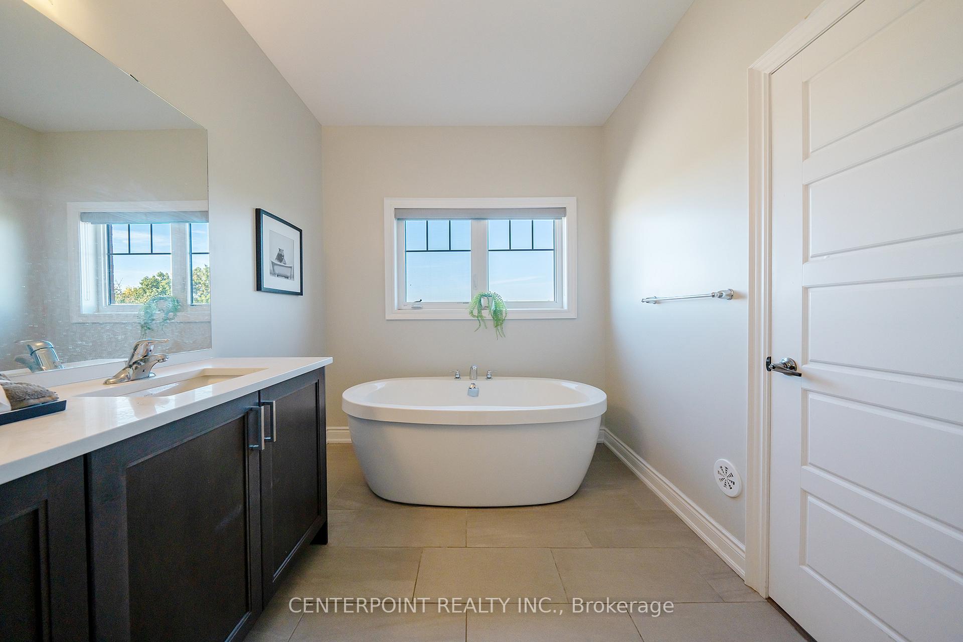 Photo 23 of 61 Isabella Peach Drive, Markham, Victoria Square — HOMEH