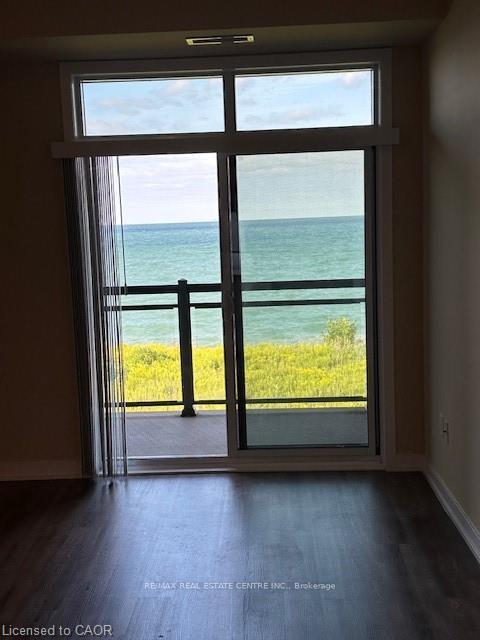 Photo 5 of Unit 303, 35 Southshore Crescent, Hamilton, Lakeshore — HOMEH