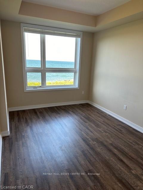 Photo 4 of Unit 303, 35 Southshore Crescent, Hamilton, Lakeshore — HOMEH