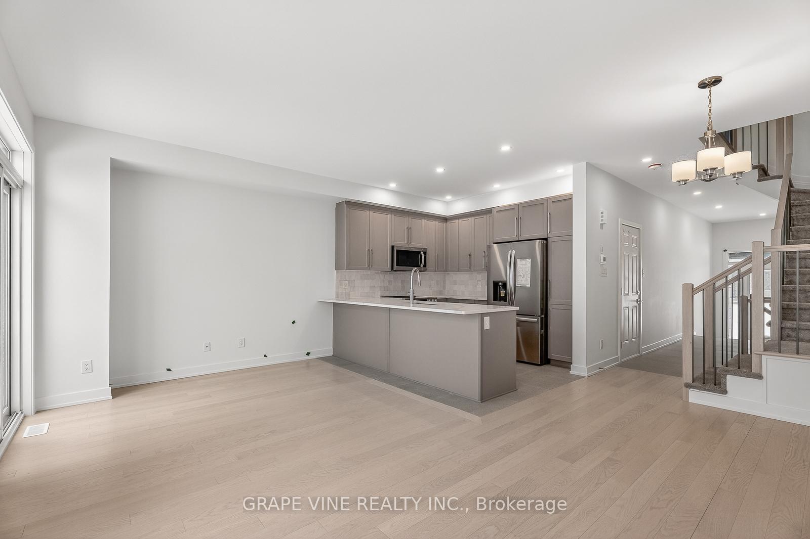 Photo 10 of 503 Corretto Street, Ottawa, Barrhaven - Heritage Park — HOMEH
