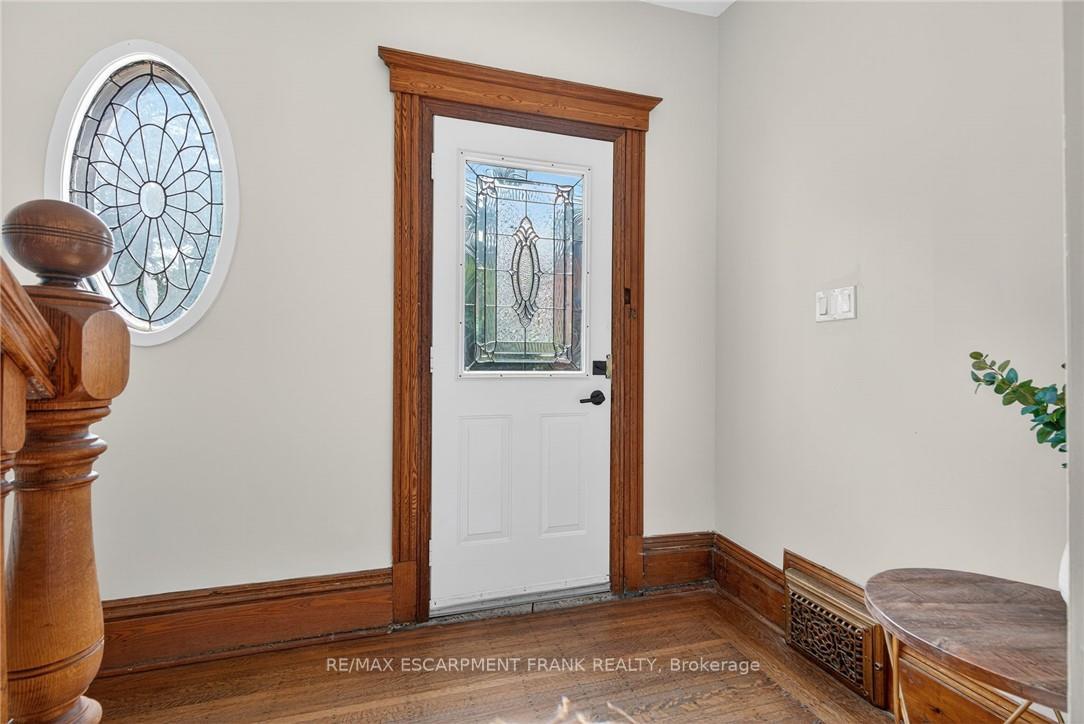 Photo 4 of 84 Ray Street S, Hamilton, Kirkendall — HOMEH