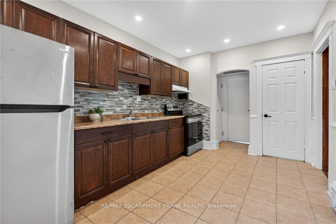 Photo 25 of 84 Ray Street S, Hamilton, Kirkendall — HOMEH