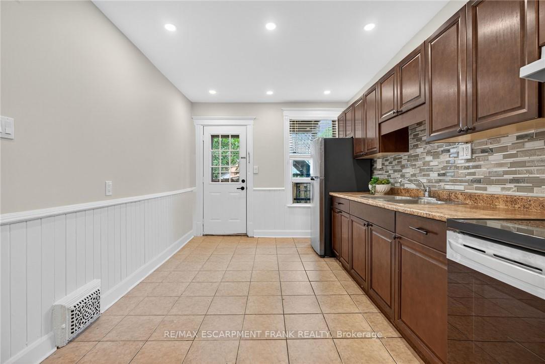 Photo 9 of 84 Ray Street S, Hamilton, Kirkendall — HOMEH
