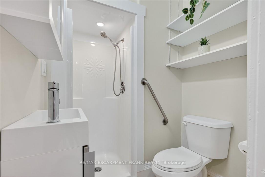 Photo 8 of 84 Ray Street S, Hamilton, Kirkendall — HOMEH