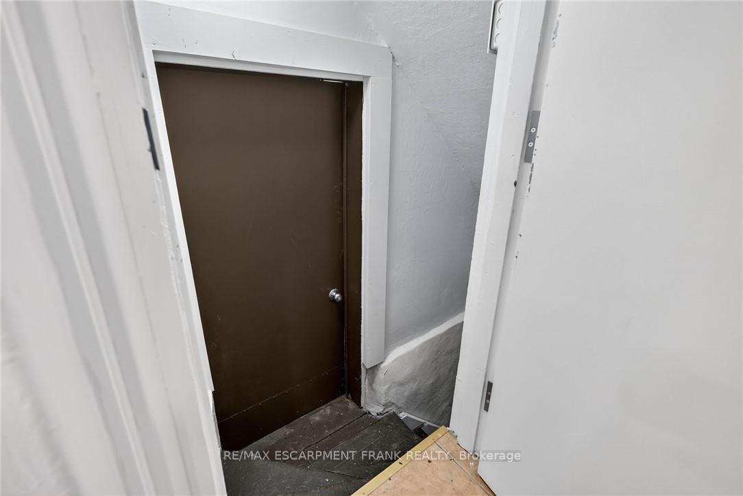 Photo 35 of 84 Ray Street S, Hamilton, Kirkendall — HOMEH