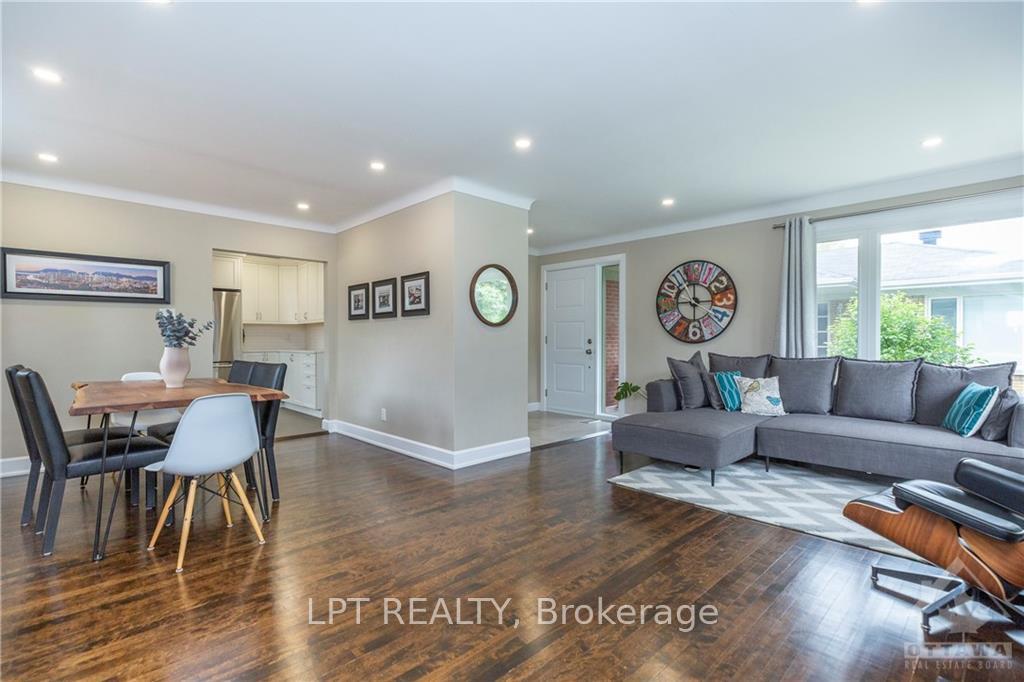 Photo 3 of 716 Chapman Boulevard, Ottawa, Elmvale Acres — HOMEH