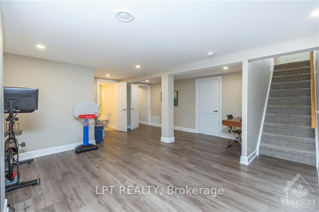 Photo 11 of 716 Chapman Boulevard, Ottawa, Elmvale Acres — HOMEH