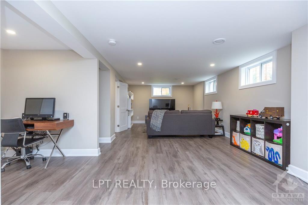 Photo 13 of 716 Chapman Boulevard, Ottawa, Elmvale Acres — HOMEH