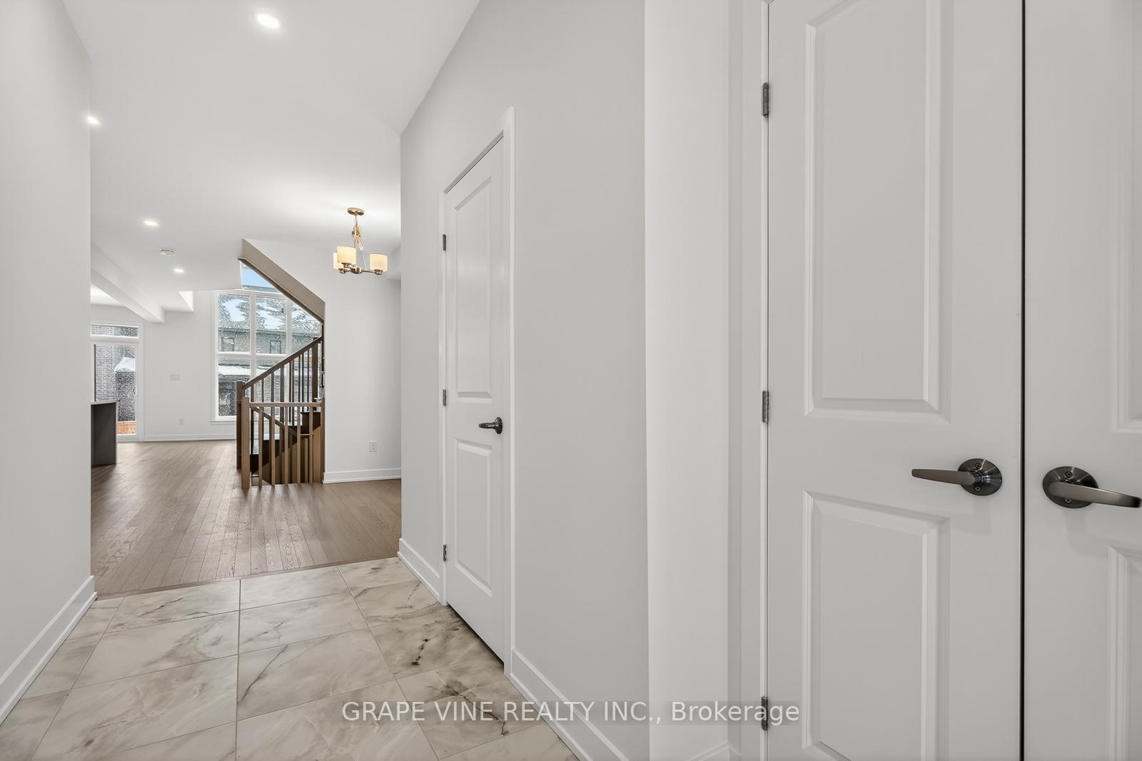 Photo 16 of 445 Haresfield Court, Ottawa, Riverside South/Gloucester Glen — HOMEH