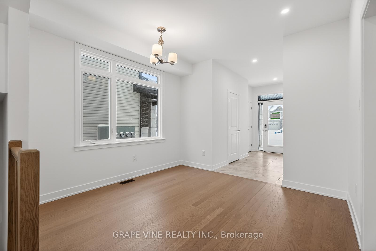 Photo 18 of 445 Haresfield Court, Ottawa, Riverside South/Gloucester Glen — HOMEH