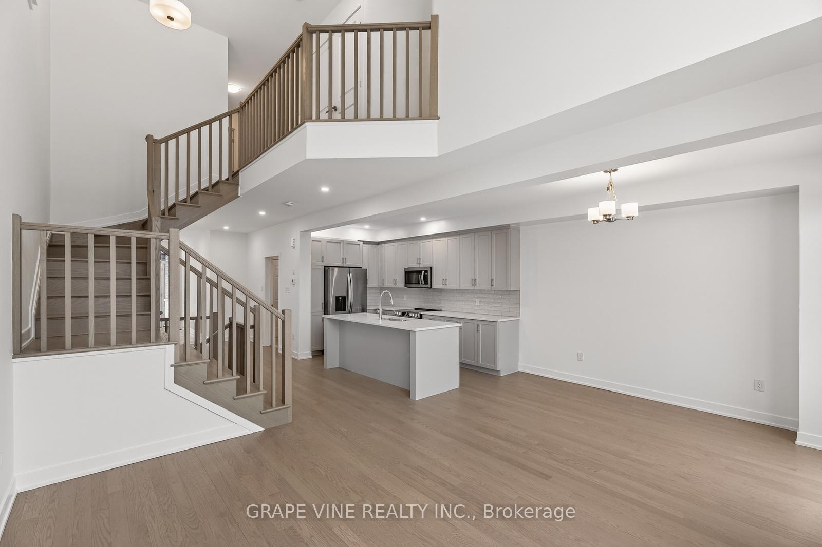Photo 4 of 445 Haresfield Court, Ottawa, Riverside South/Gloucester Glen — HOMEH
