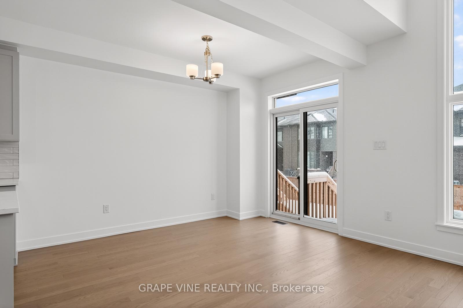 Photo 12 of 445 Haresfield Court, Ottawa, Riverside South/Gloucester Glen — HOMEH