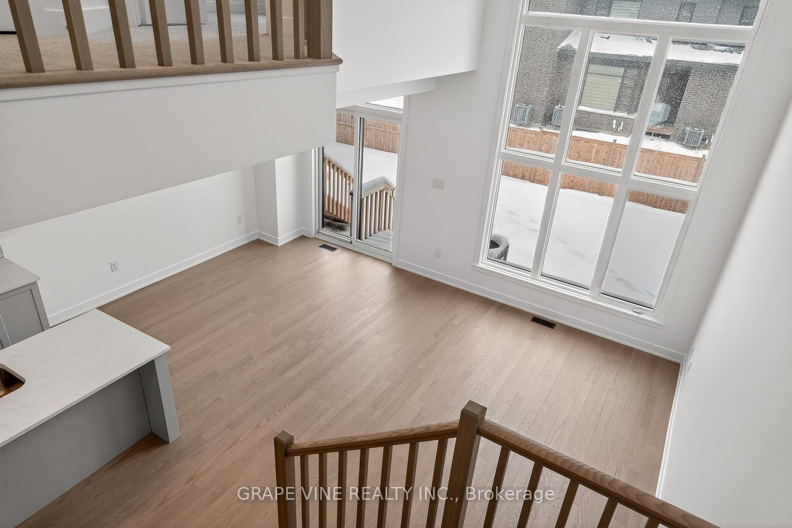 Photo 10 of 445 Haresfield Court, Ottawa, Riverside South/Gloucester Glen — HOMEH