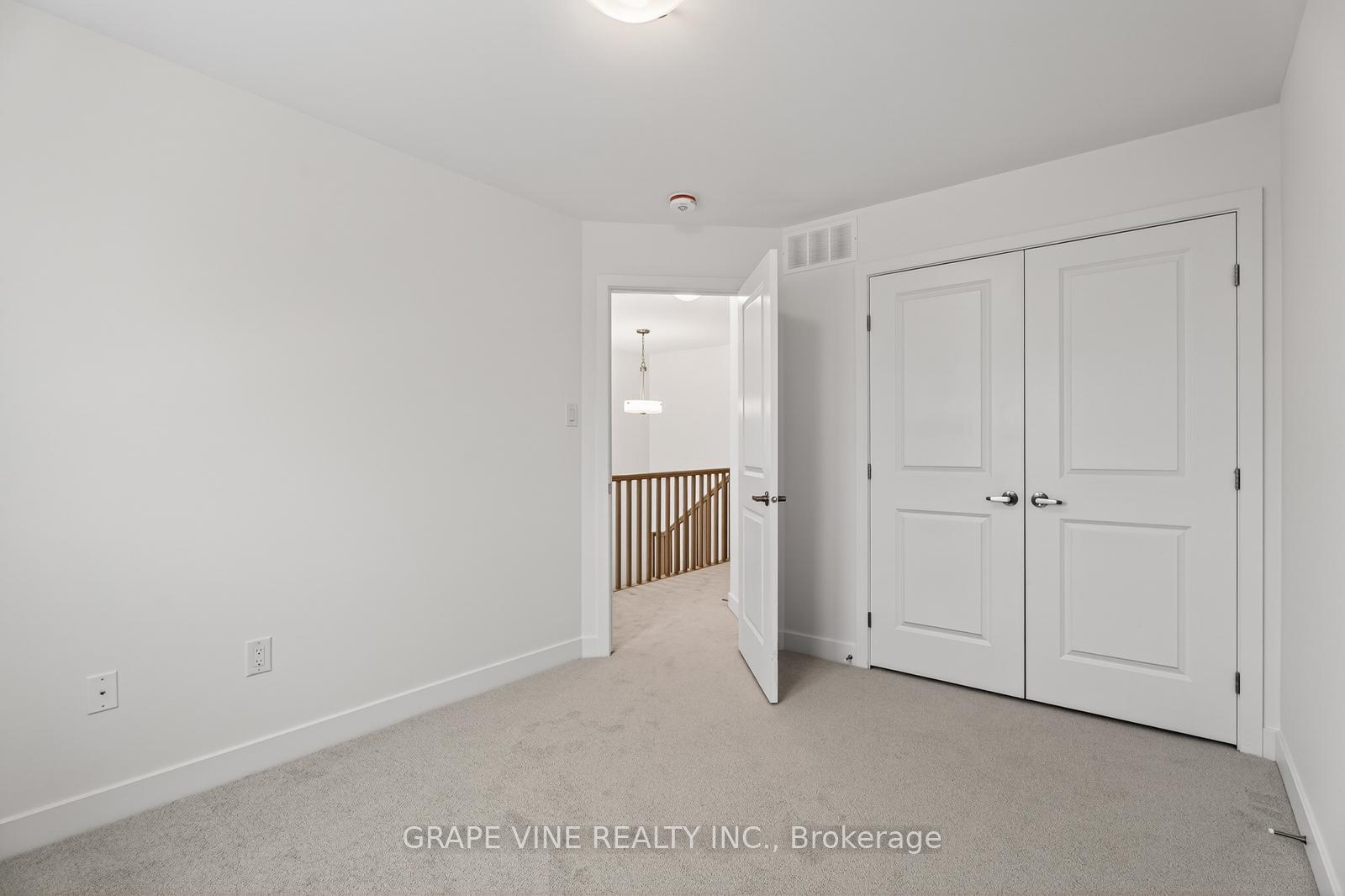 Photo 9 of 445 Haresfield Court, Ottawa, Riverside South/Gloucester Glen — HOMEH