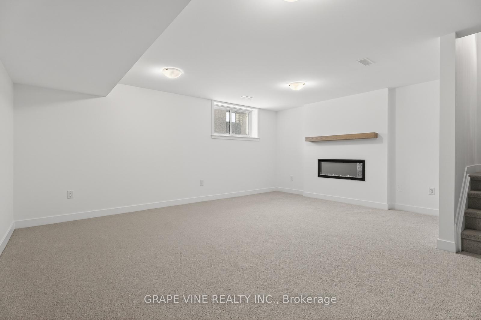 Photo 6 of 445 Haresfield Court, Ottawa, Riverside South/Gloucester Glen — HOMEH