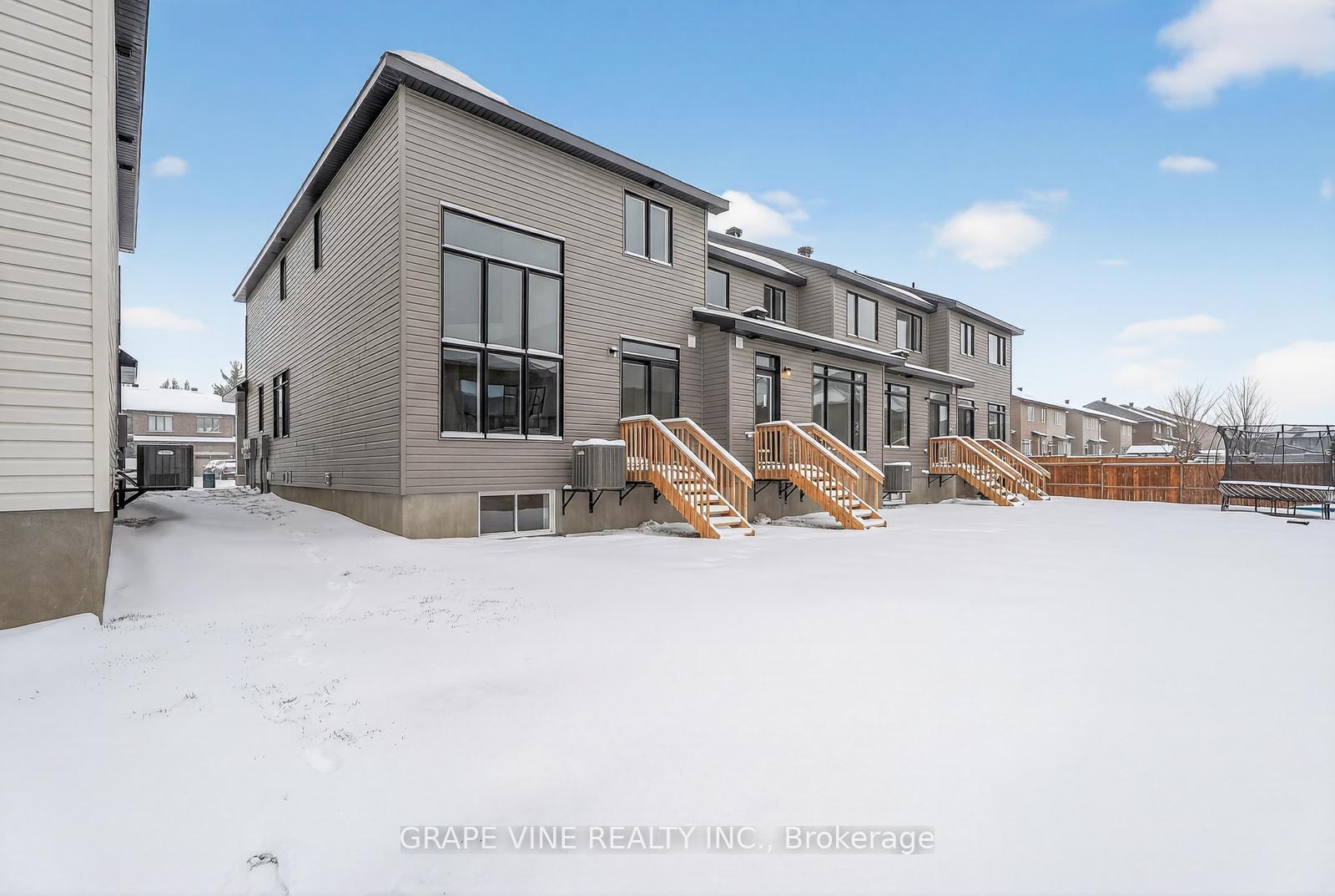 Photo 33 of 445 Haresfield Court, Ottawa, Riverside South/Gloucester Glen — HOMEH