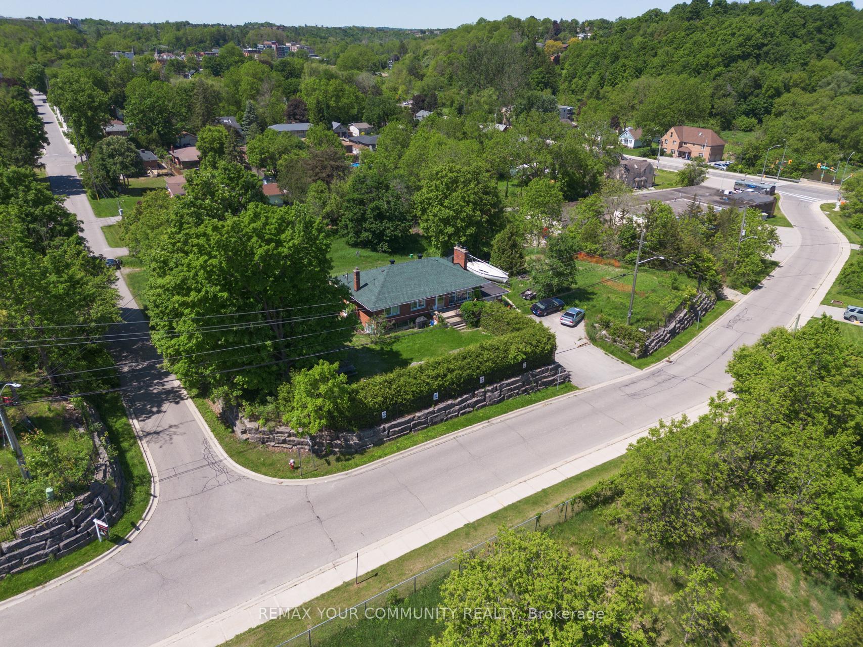 Photo 2 of 58 Old King Road, Caledon, Bolton East — HOMEH