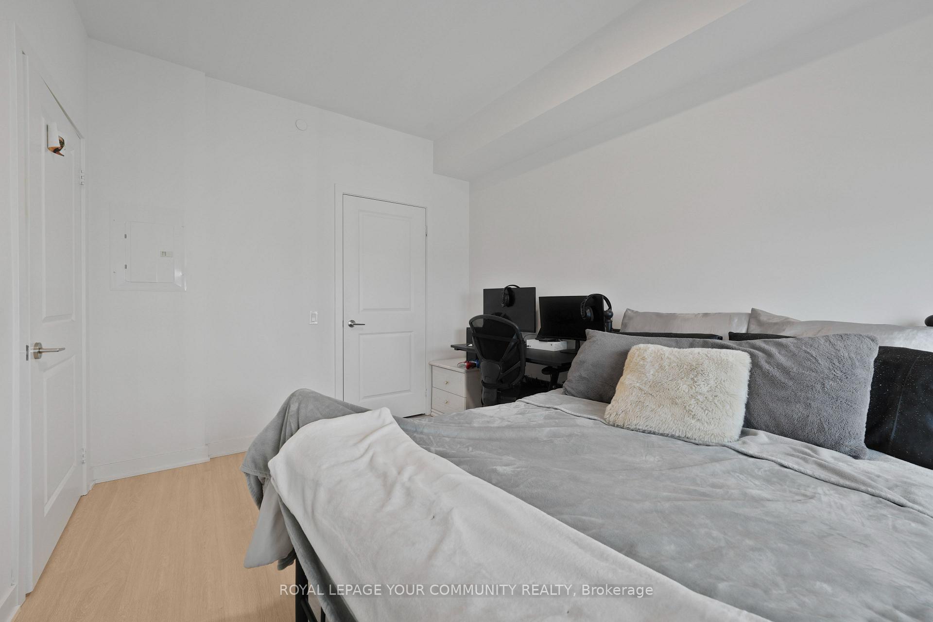 Photo 11 of Unit A909, 30 Upper Mall Way, Vaughan, Brownridge — HOMEH