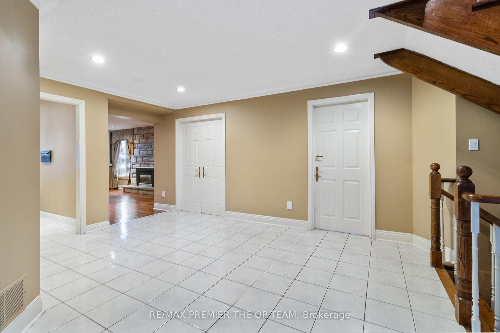 Photo 6 of 154 Flushing Avenue, Vaughan, East Woodbridge — HOMEH