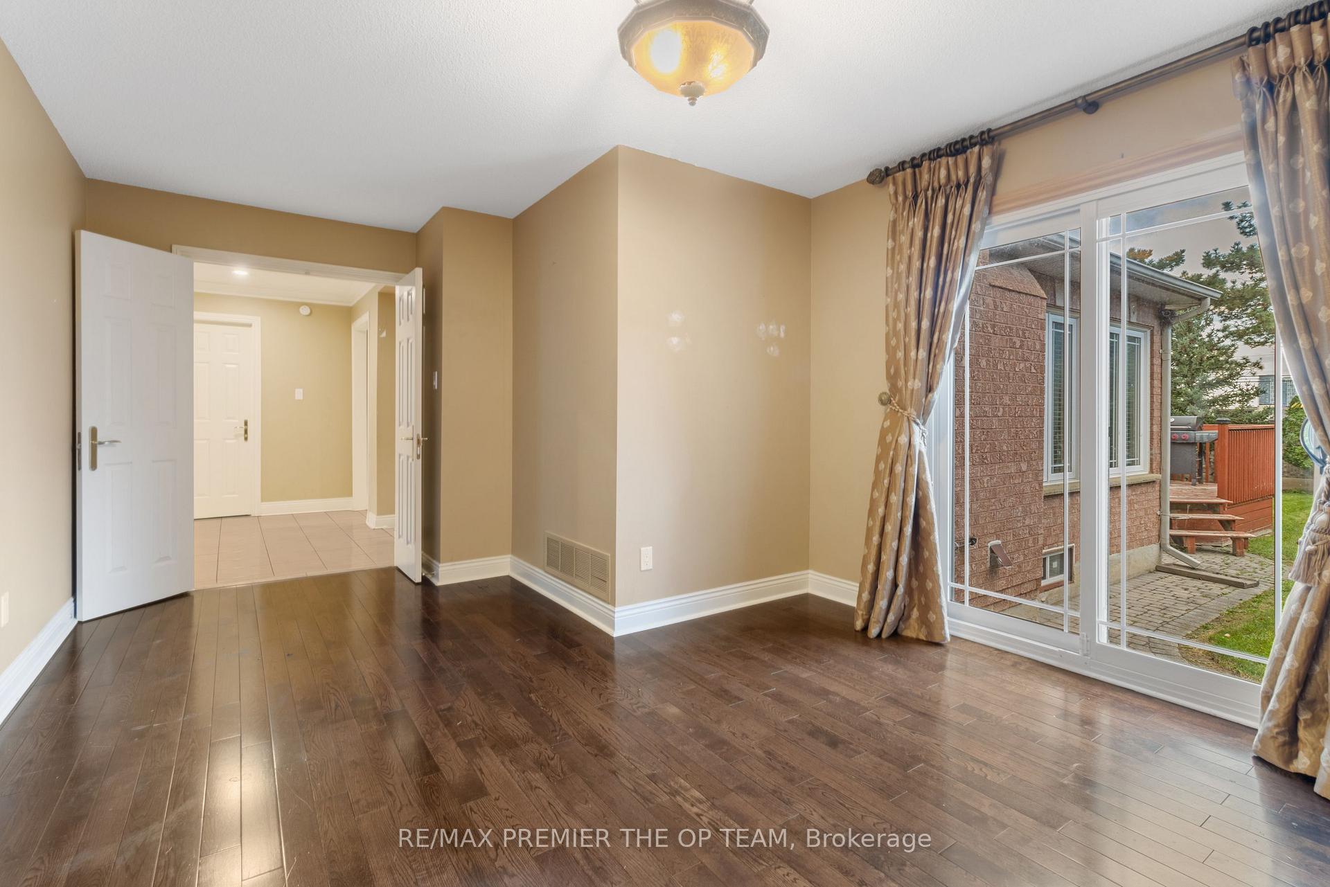 Photo 45 of 154 Flushing Avenue, Vaughan, East Woodbridge — HOMEH