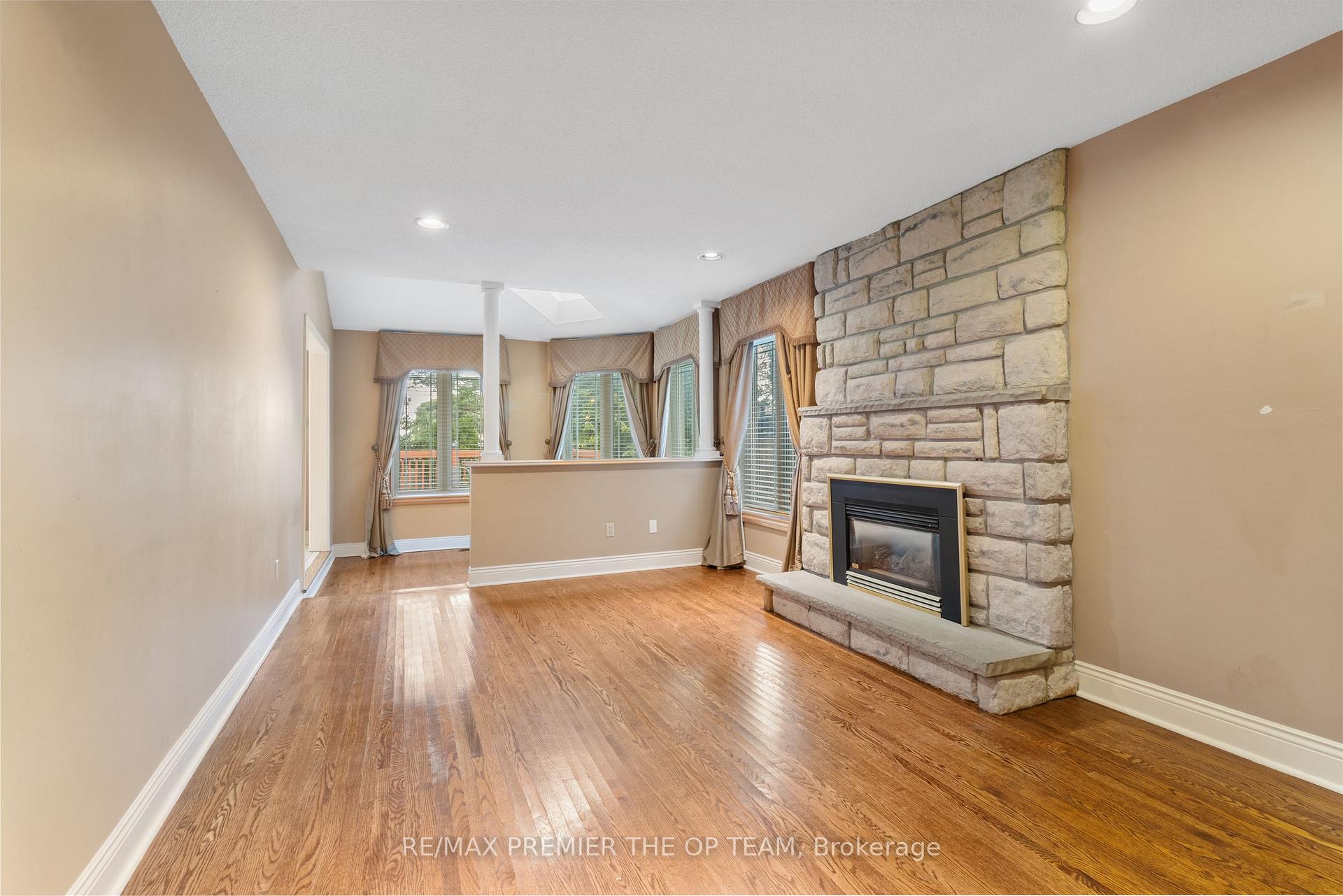 Photo 12 of 154 Flushing Avenue, Vaughan, East Woodbridge — HOMEH