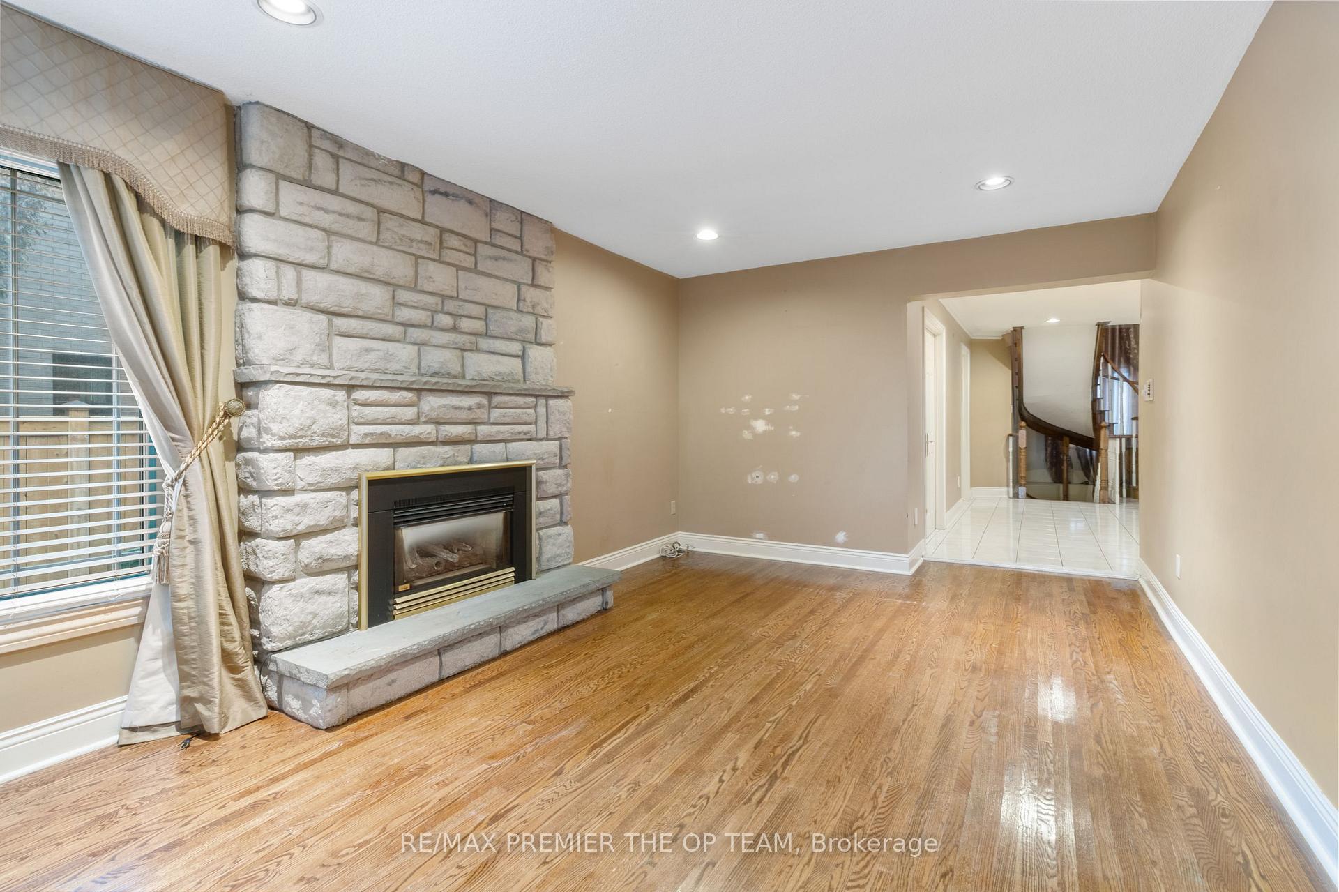 Photo 13 of 154 Flushing Avenue, Vaughan, East Woodbridge — HOMEH