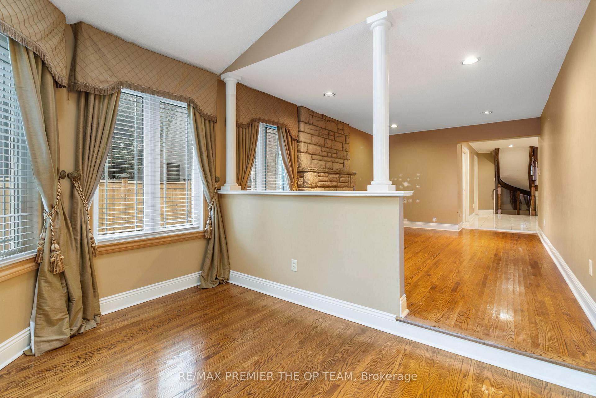 Photo 10 of 154 Flushing Avenue, Vaughan, East Woodbridge — HOMEH