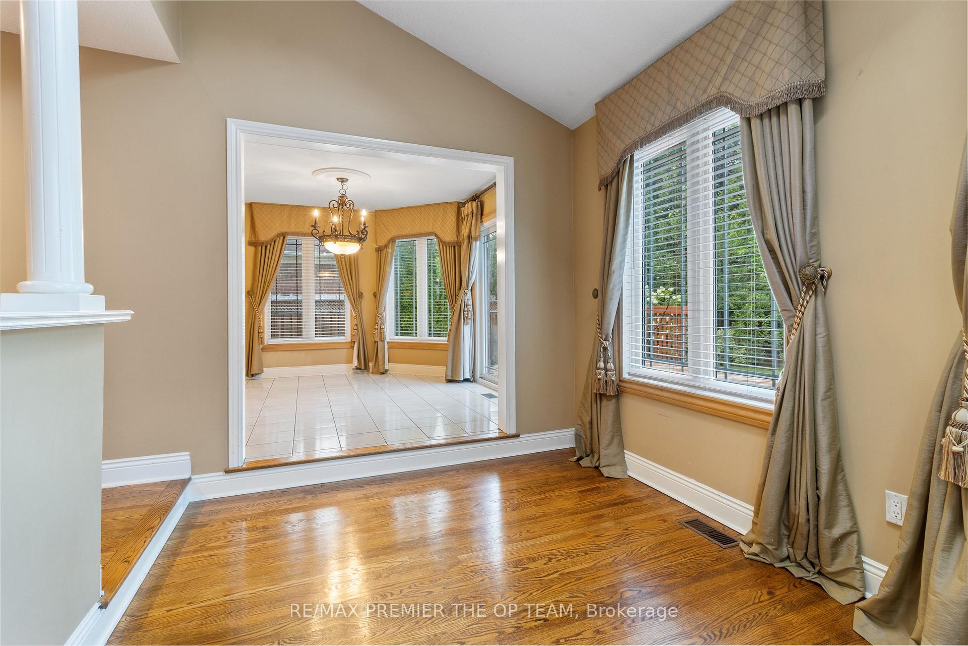Photo 15 of 154 Flushing Avenue, Vaughan, East Woodbridge — HOMEH