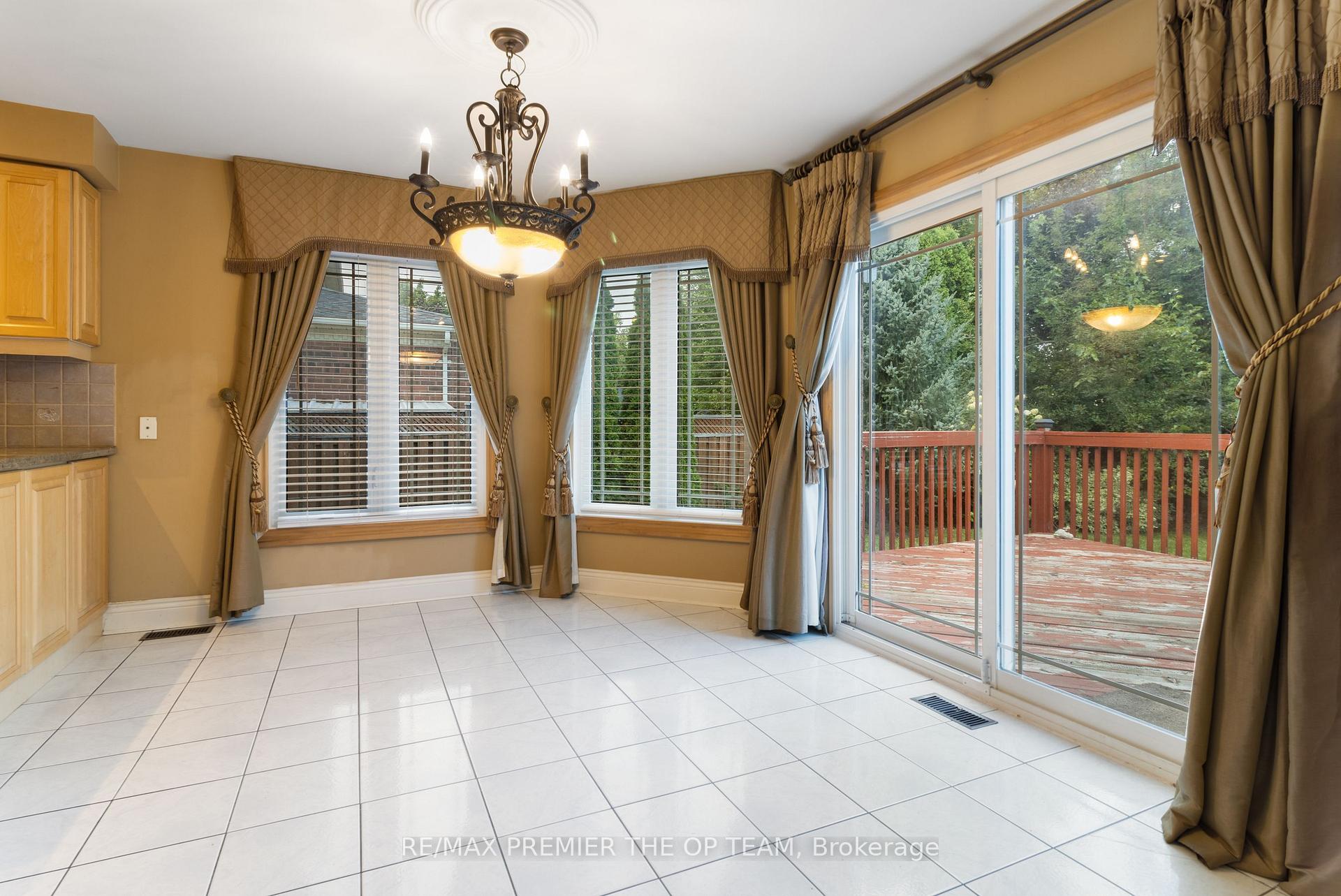 Photo 14 of 154 Flushing Avenue, Vaughan, East Woodbridge — HOMEH