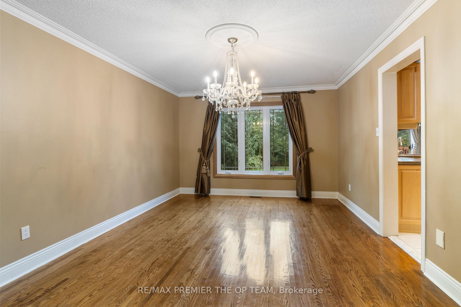 Photo 18 of 154 Flushing Avenue, Vaughan, East Woodbridge — HOMEH