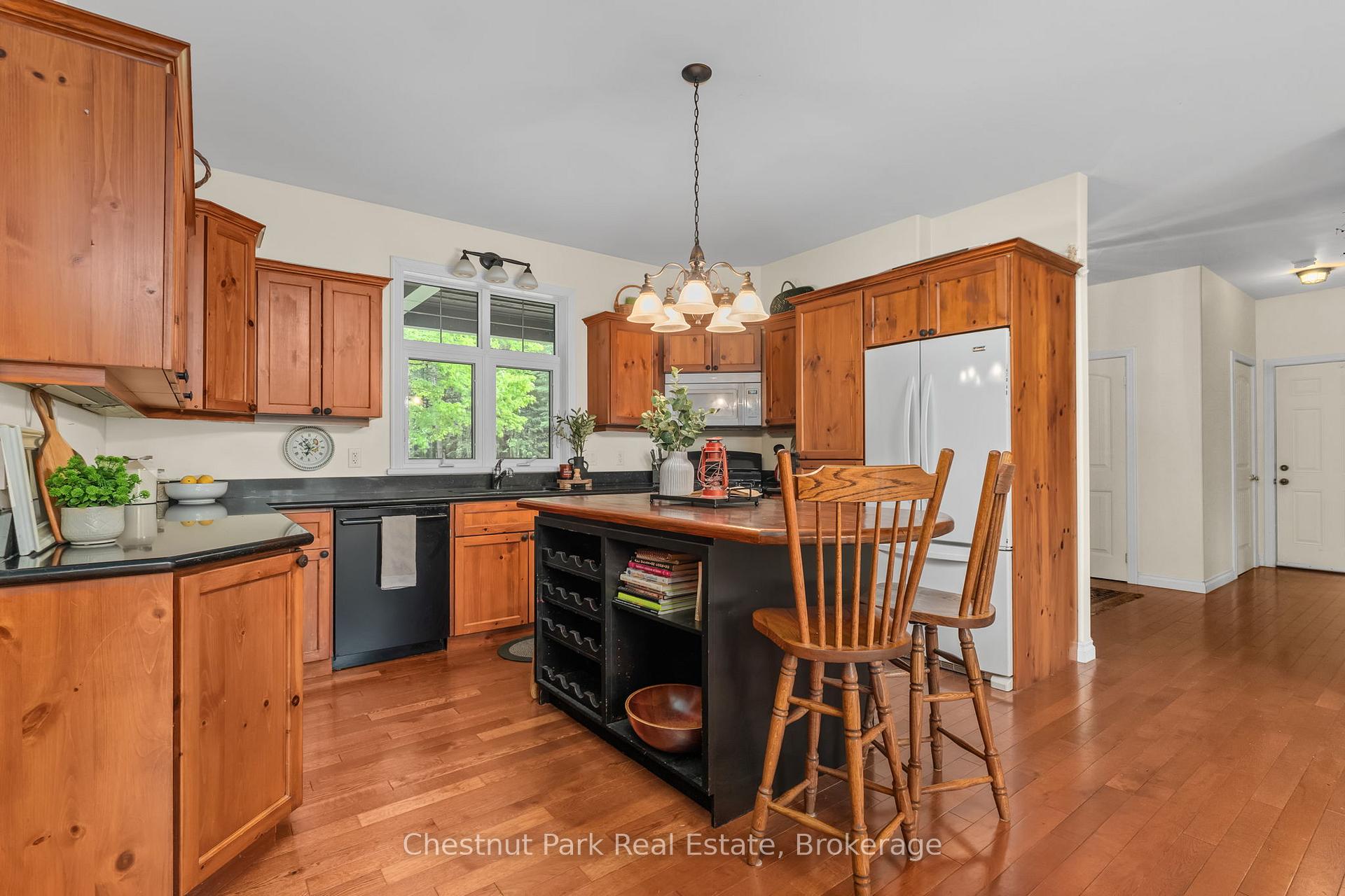 Photo 5 of Unit 1 & 2, 1230 Miriam Drive, Bracebridge, Oakley — HOMEH