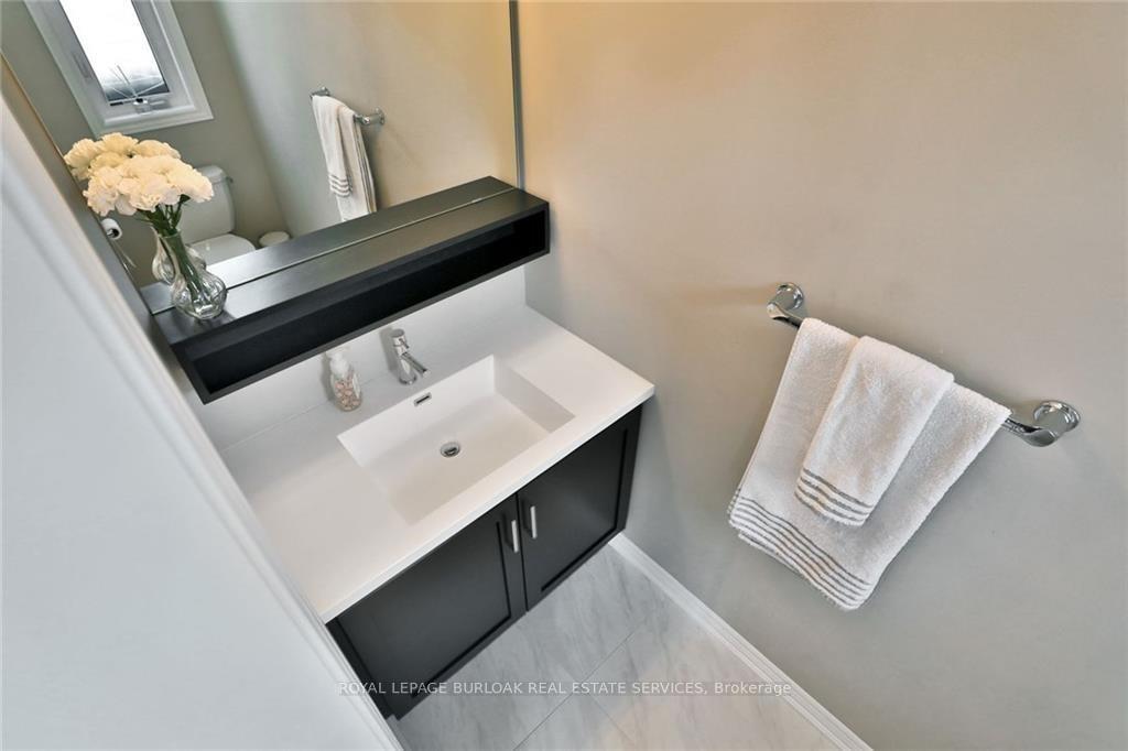 Photo 9 of 65 Esplanade Lane, Grimsby, Grimsby Beach — HOMEH