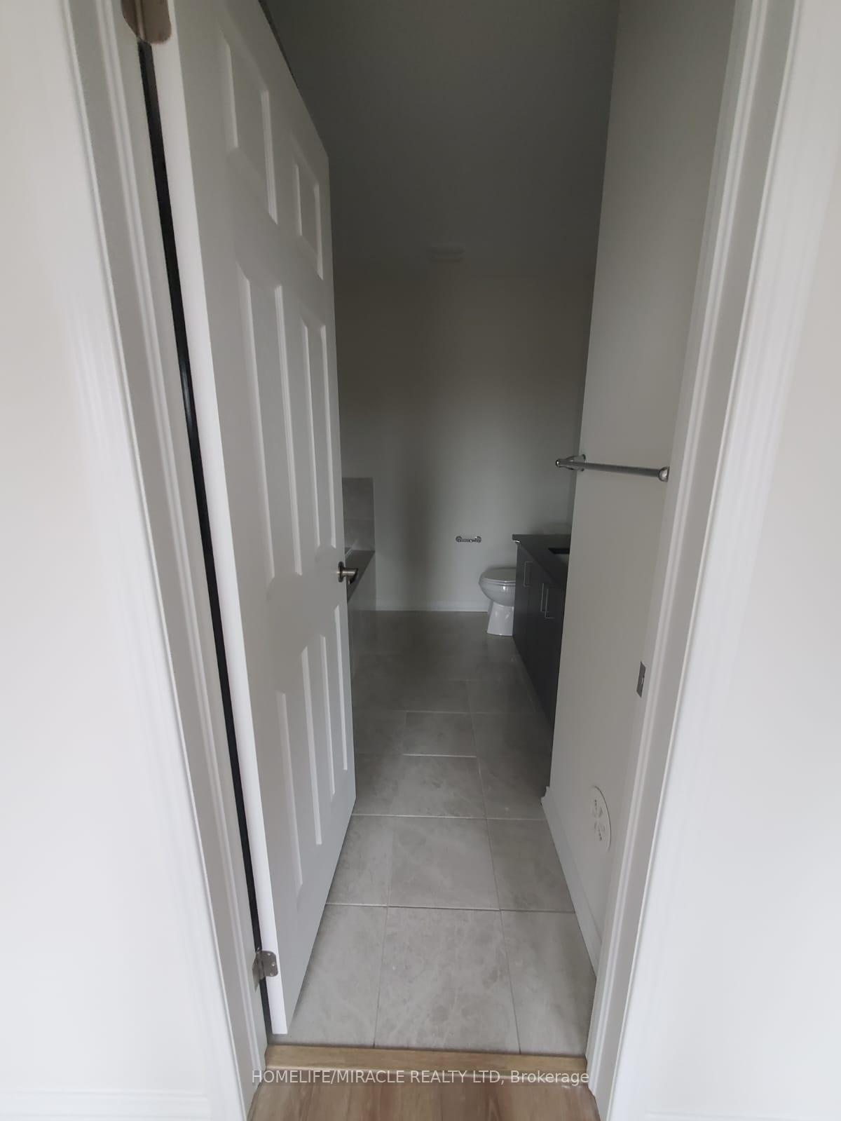 Photo 3 of Unit 34, 2679 Magdalen Path, Oshawa, Windfields — HOMEH