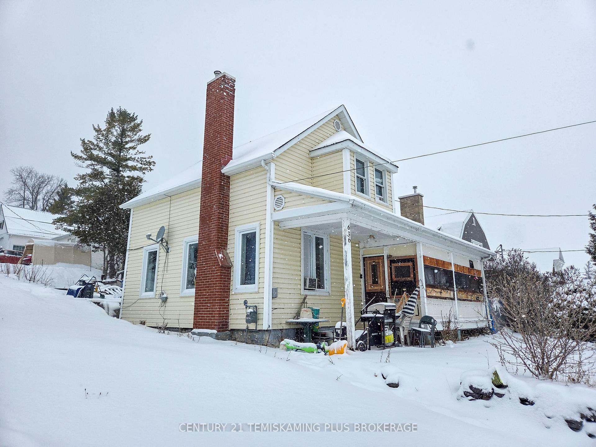 Front of 636 Brewster Street