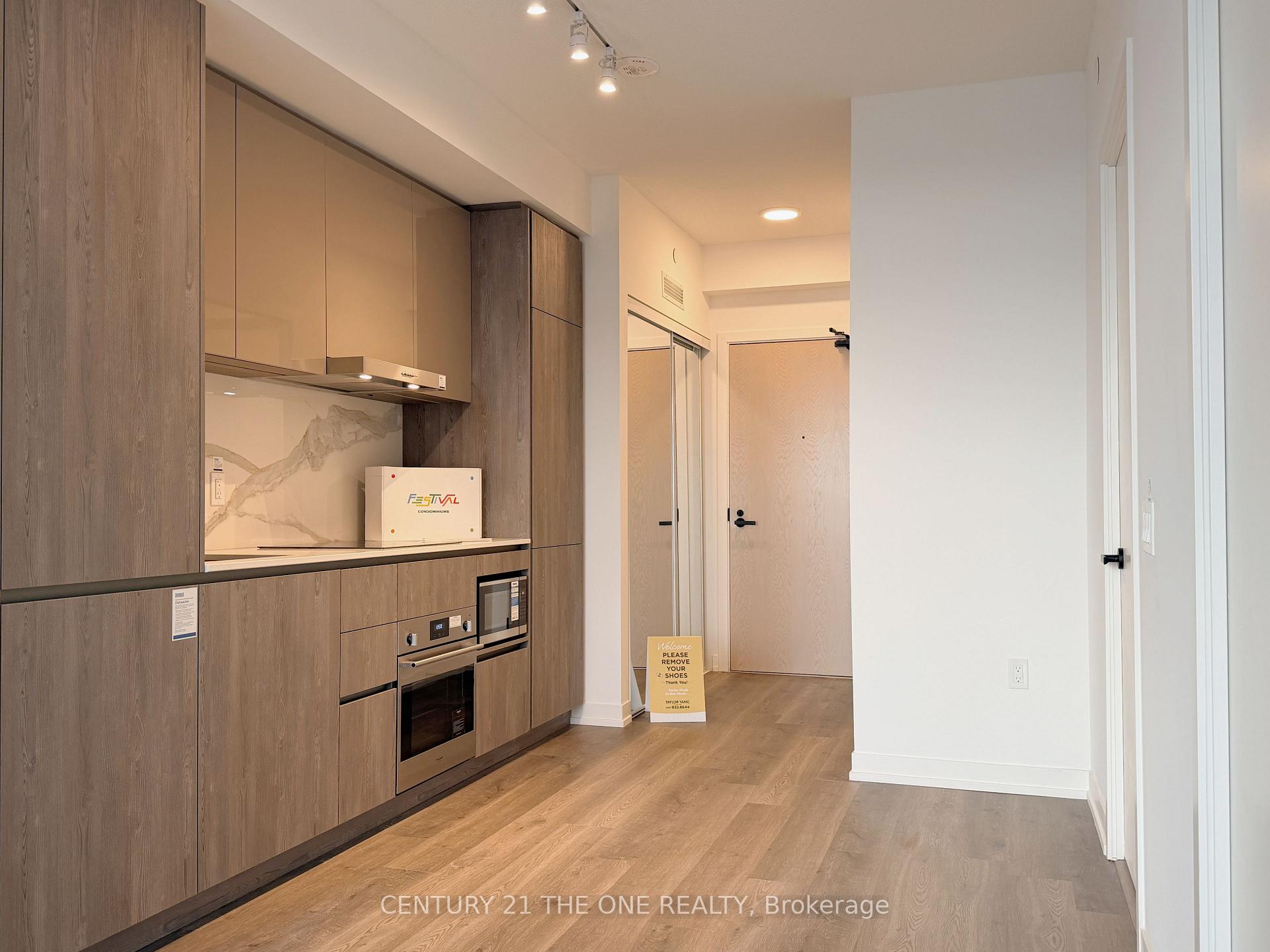 Photo 2 of Unit 2310, 8 Interchange Way, Vaughan, Vaughan Corporate Centre — HOMEH