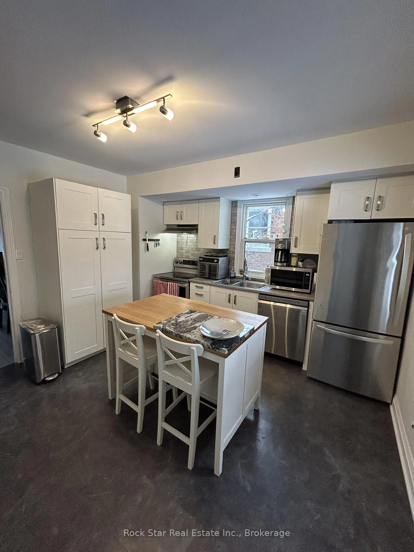 Photo 1 of 30 West 1st Street, Hamilton, Bonnington — HOMEH