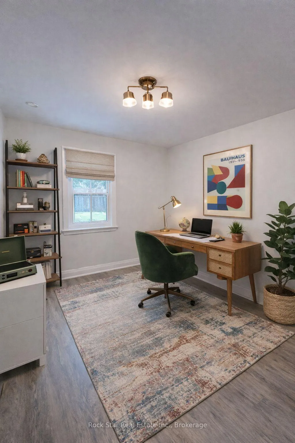 Photo 8 of 30 West 1st Street, Hamilton, Bonnington — HOMEH