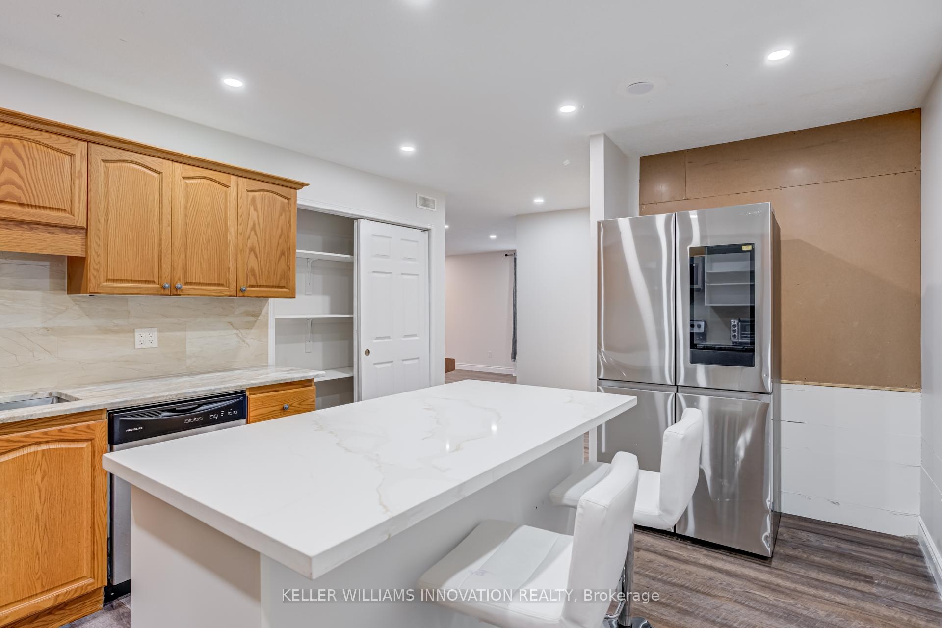 Photo 7 of Unit 401, 1522 King Street E, Kitchener — HOMEH