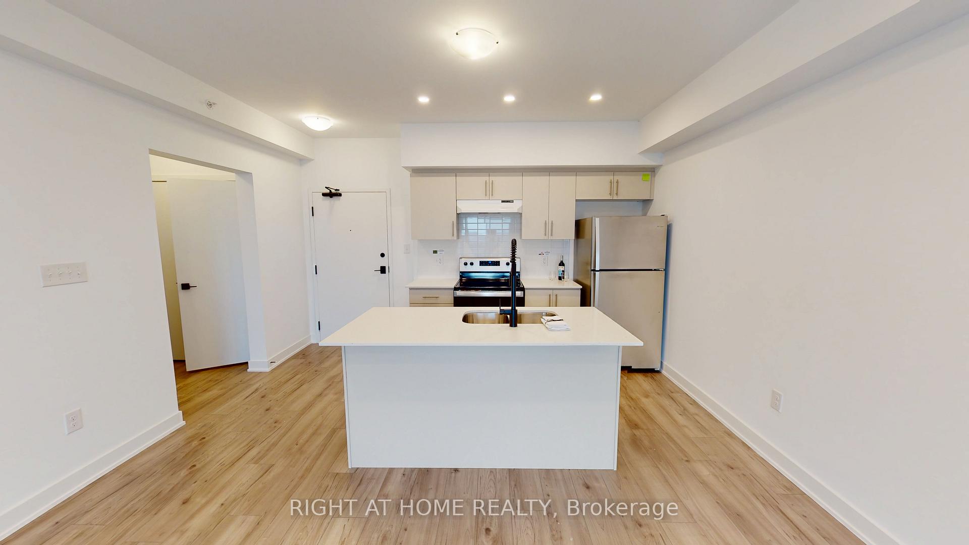 Photo 2 of Unit 612, 4 Spice Way, Barrie, Rural Barrie Southeast — HOMEH