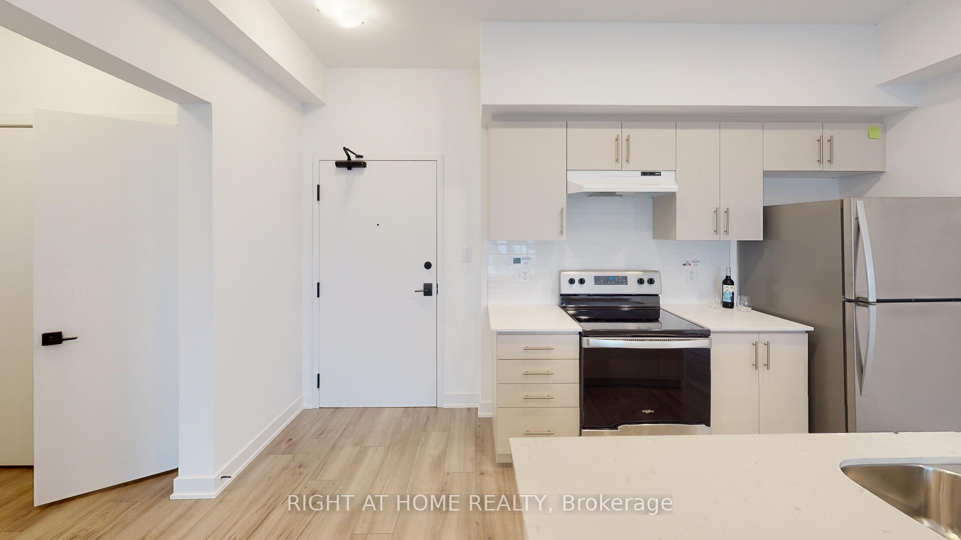 Photo 5 of Unit 612, 4 Spice Way, Barrie, Rural Barrie Southeast — HOMEH