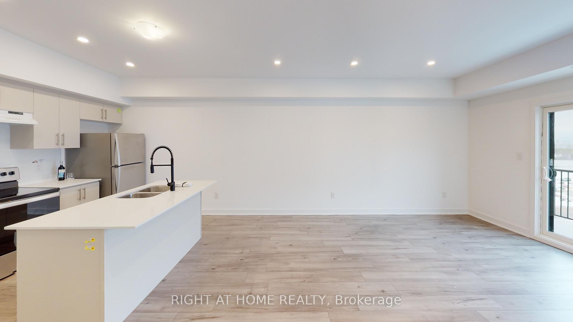 Photo 3 of Unit 612, 4 Spice Way, Barrie, Rural Barrie Southeast — HOMEH