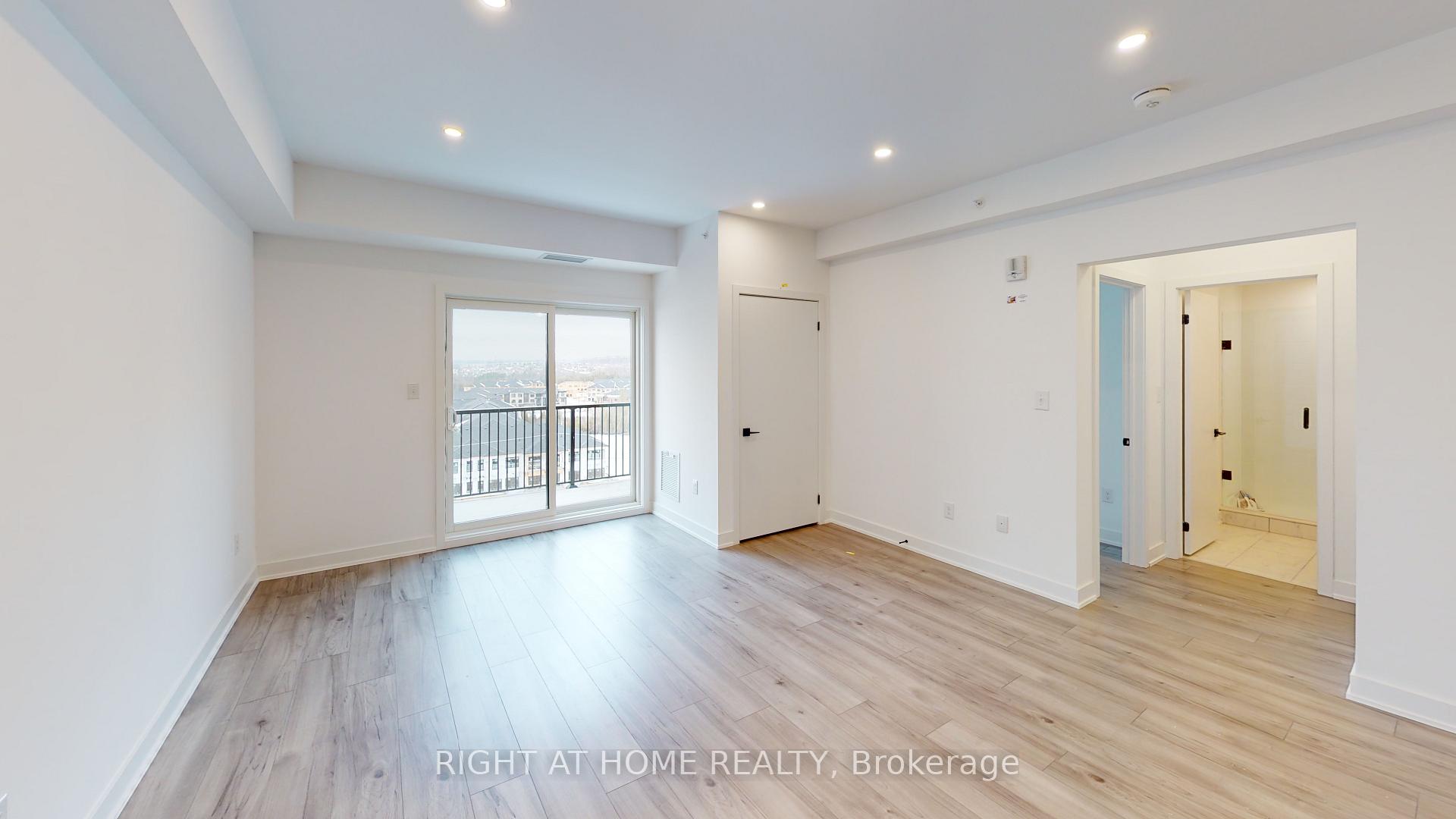 Photo 8 of Unit 612, 4 Spice Way, Barrie, Rural Barrie Southeast — HOMEH